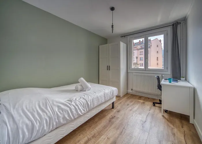 R 'apparts T4 The Alpin דירה